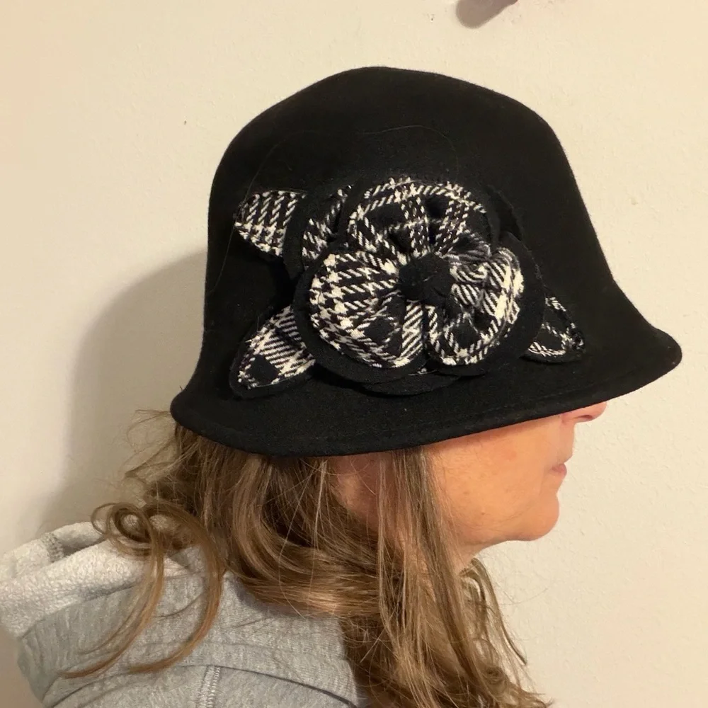 Charter Club Black Hat w Plaid‎ Floral Accent Woman's Felt Bucket Hat 100% wool